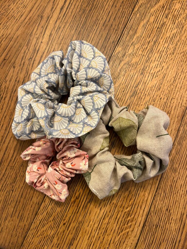 Création textile upcyclée à Clermont par l’atelier couture solidaire de FairePlay