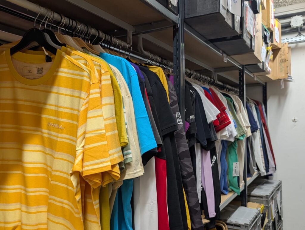 Réception de vêtements de sport neufs chez FairePlay!